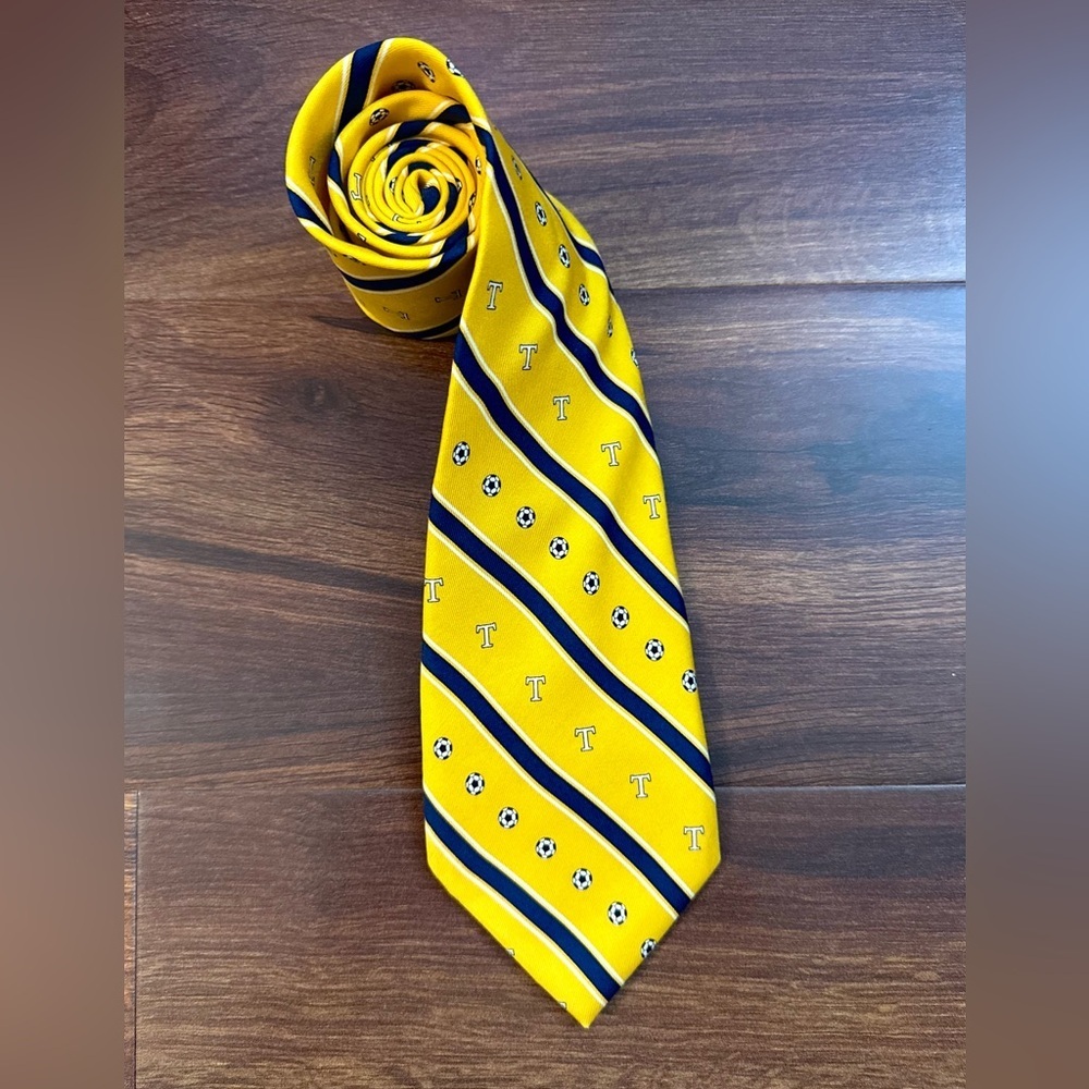 VINEYARD VINES Silk Tie with Yellow and Navy Stripes